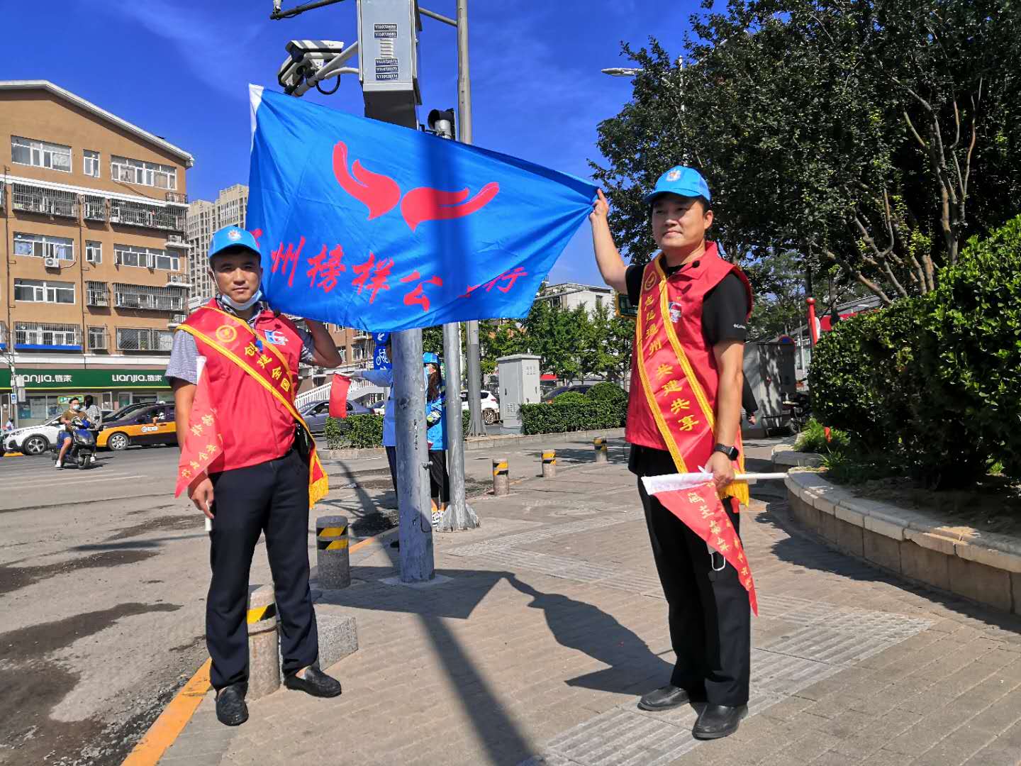 <strong>日本人破处女掰逼直播让我操出水直播视频</strong>